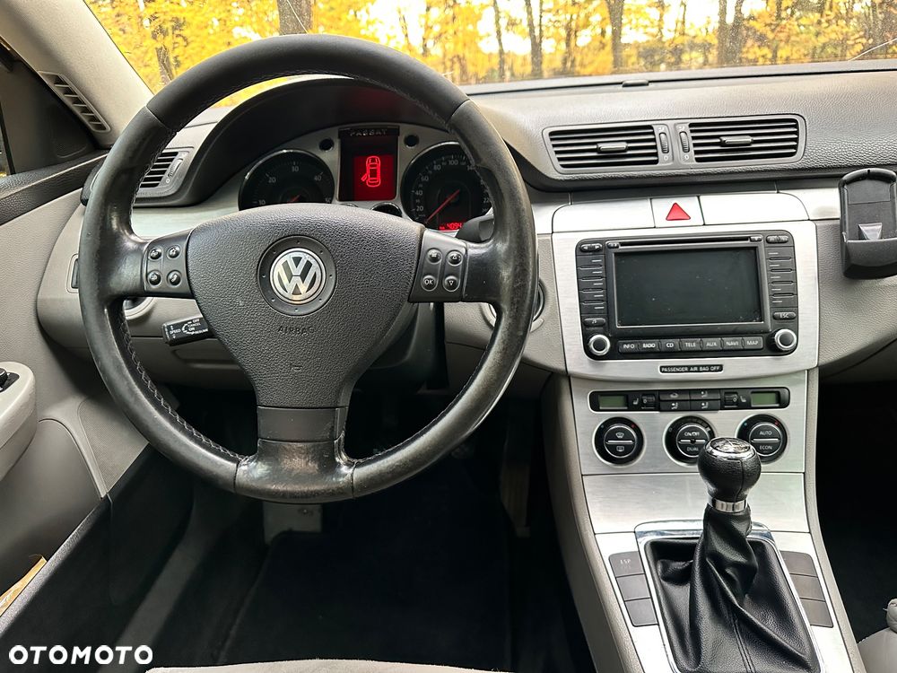 Volkswagen Passat 2.0 TDI Comfortline - 22