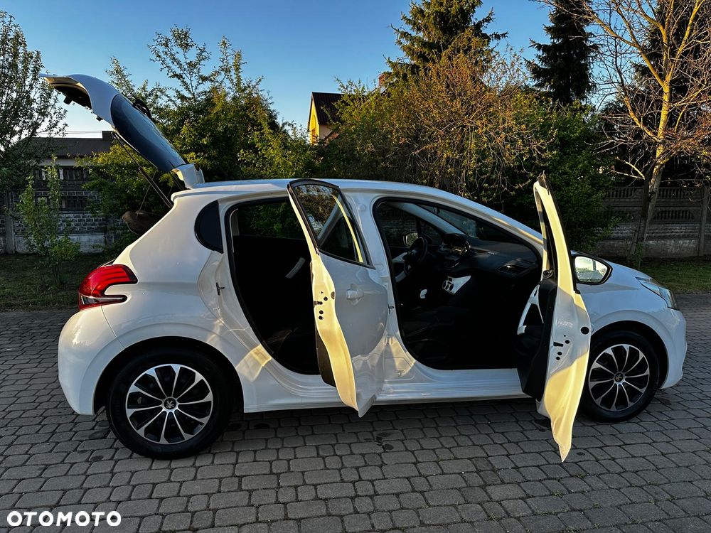 Peugeot 208 - 6
