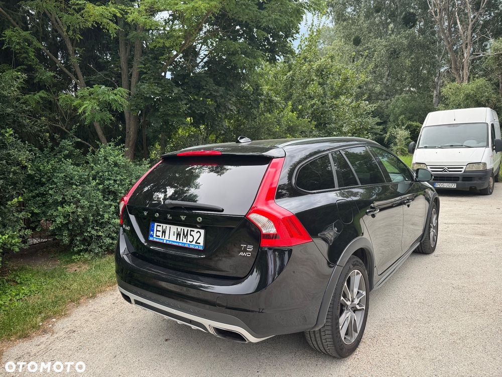 Volvo V60 Cross Country - 5
