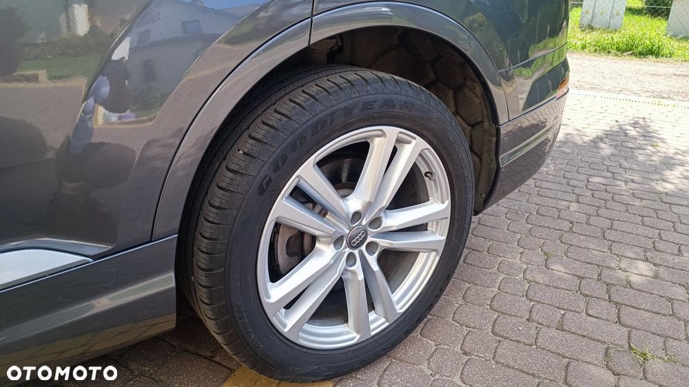 Audi Q7 - 11