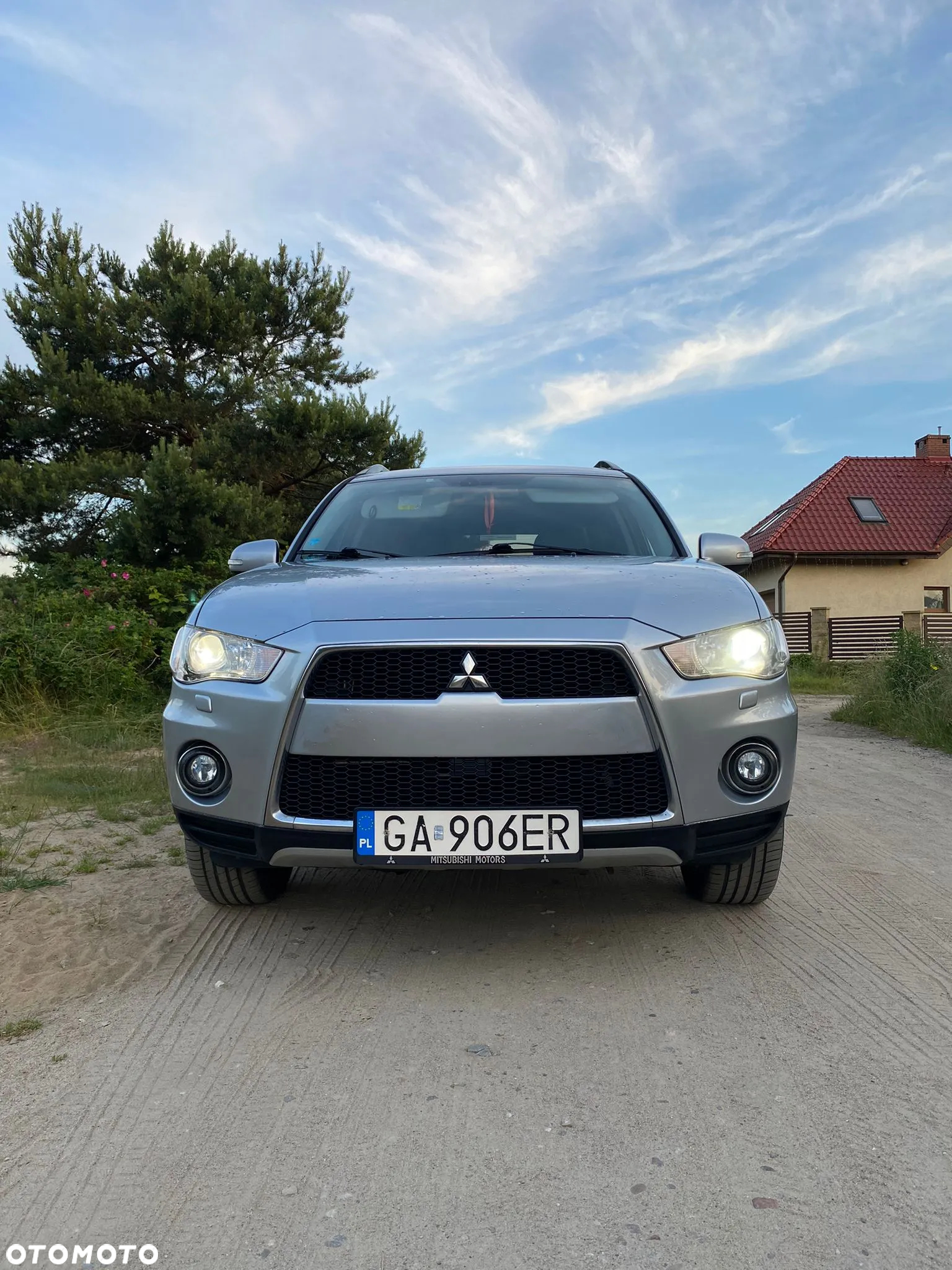 Mitsubishi Outlander - 3