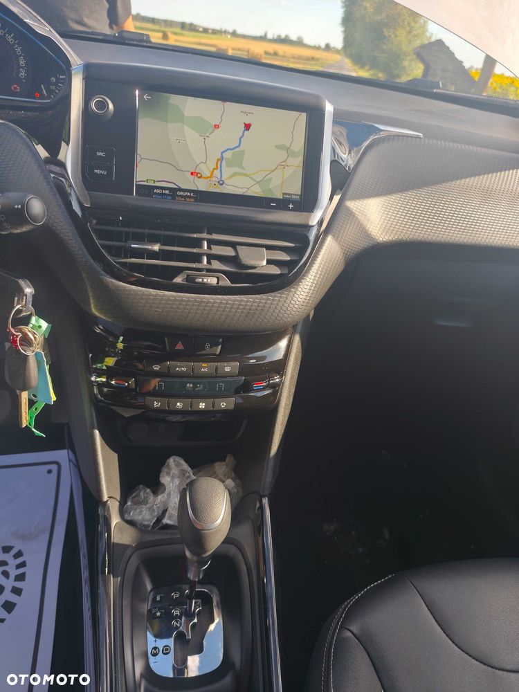 Peugeot 2008 - 6