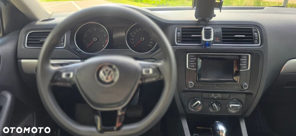 Volkswagen Jetta - 13