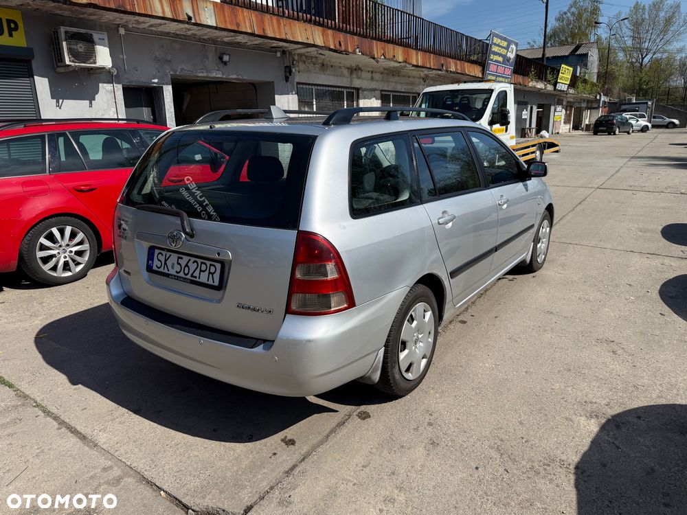Toyota Corolla 1.4 VVT-i Dynamic - 12