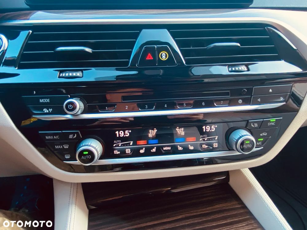 BMW Seria 5 540d xDrive Luxury Line - 10