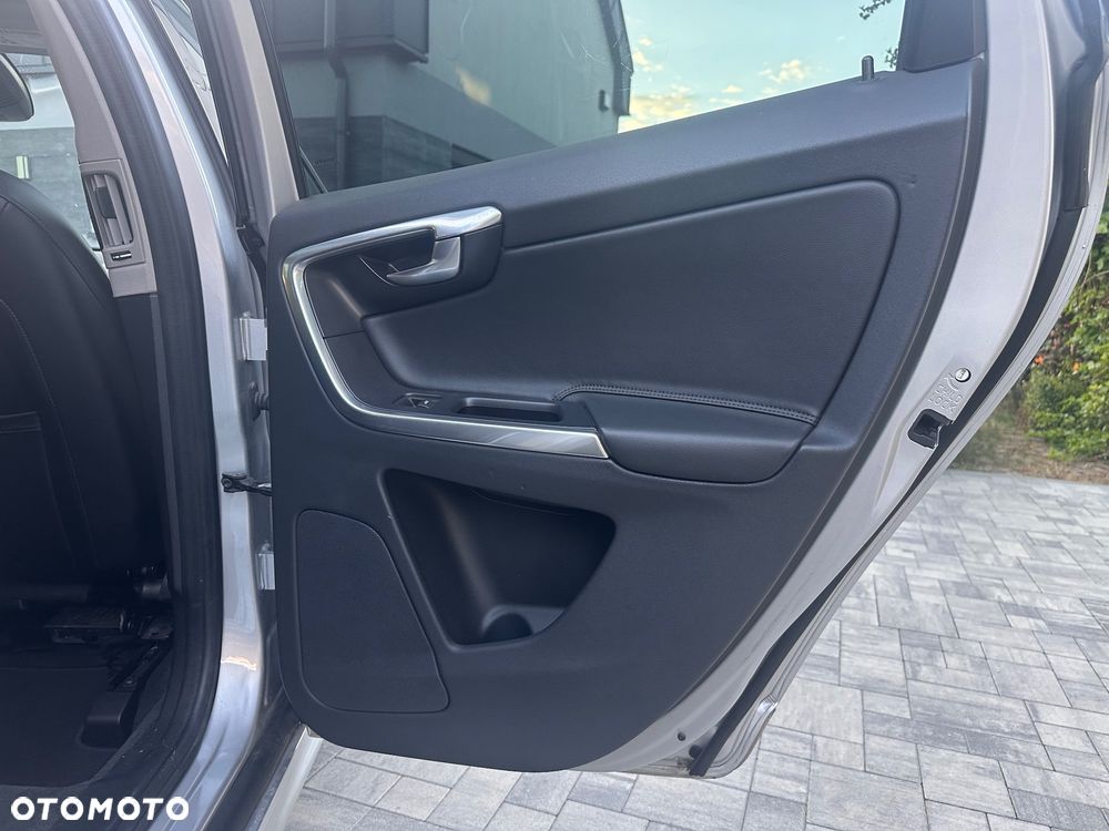 Volvo XC 60 T6 AWD Summum - 26