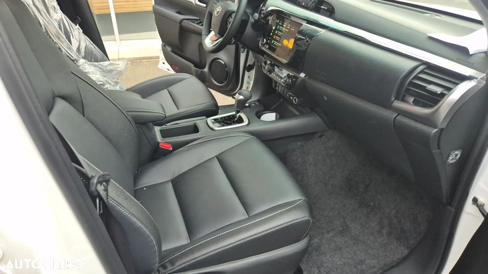 Toyota Hilux 2.8D 204CP 4x4 Double Cab AT Executive - 21