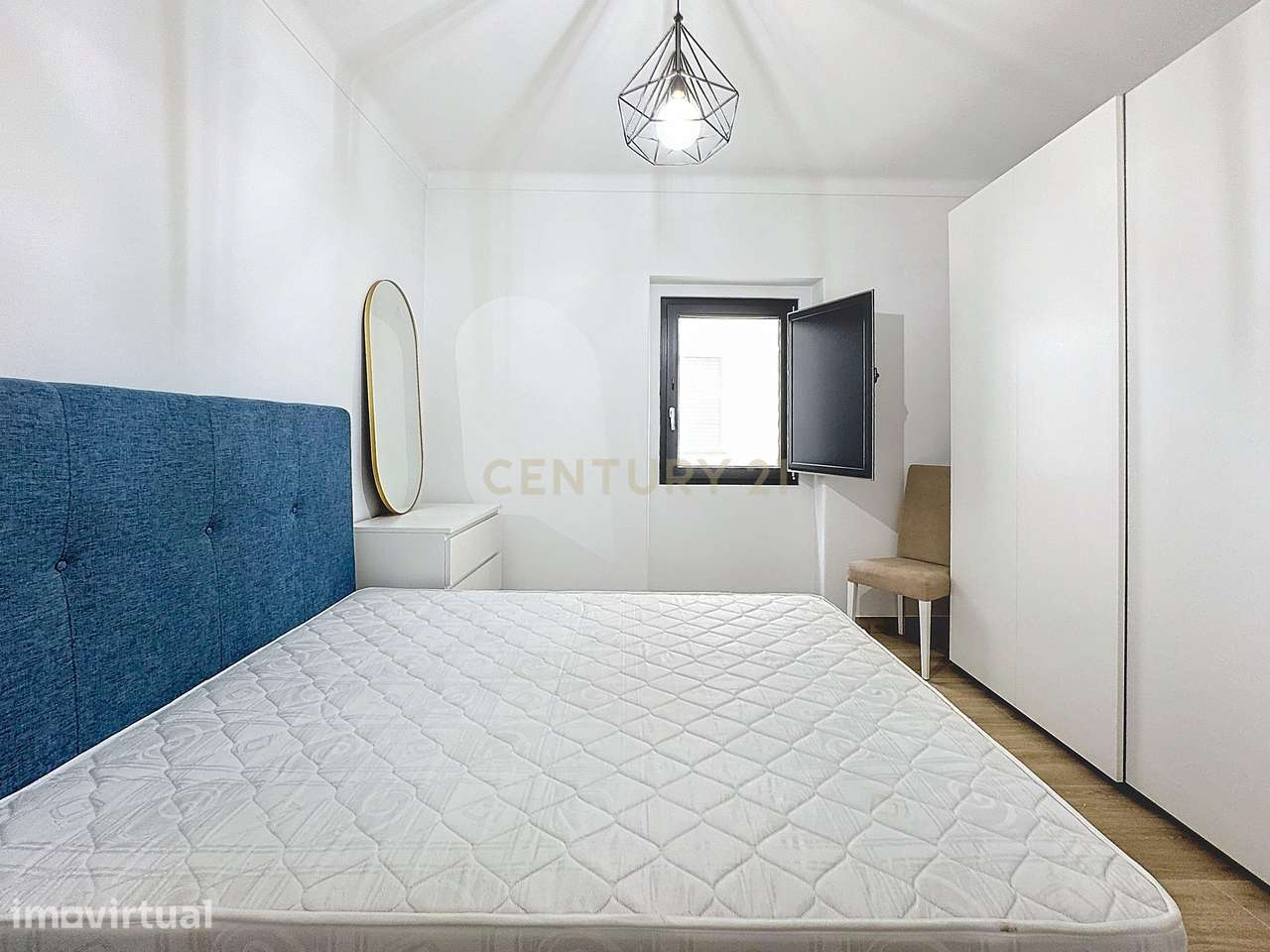 Apartamento - Rés-do-Chão - Centro Histórico - Nazaré - Arrendamento - Grande imagem: 2/10