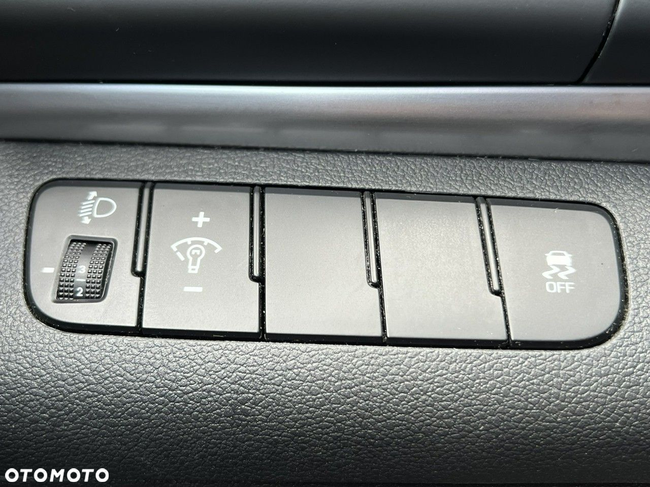 Hyundai Elantra - 35