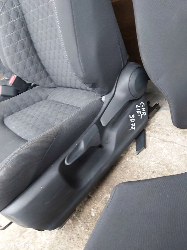 Toyota C-HR Lift fotel przód lewy prawy komplet tył kanapa 21r - 7