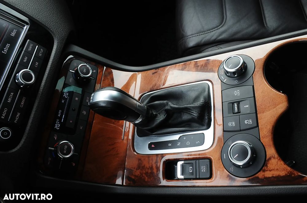 Volkswagen Touareg 3.0 V6 TDI BMT - 15