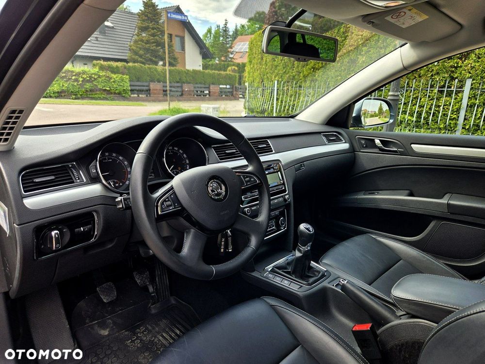 Skoda Superb 2.0 TDI Business - 9