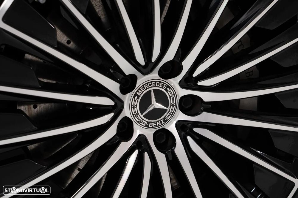 Mercedes-Benz E 300 e AMG Line - 16