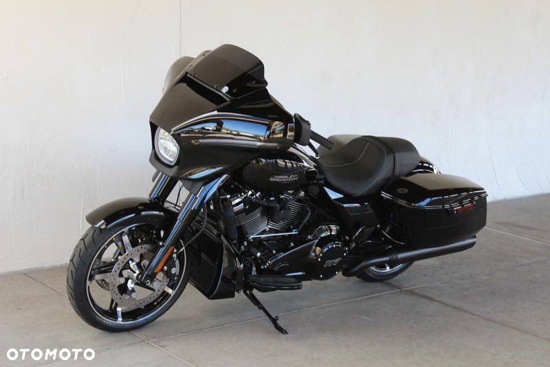 Harley-Davidson Touring Street Glide - 2