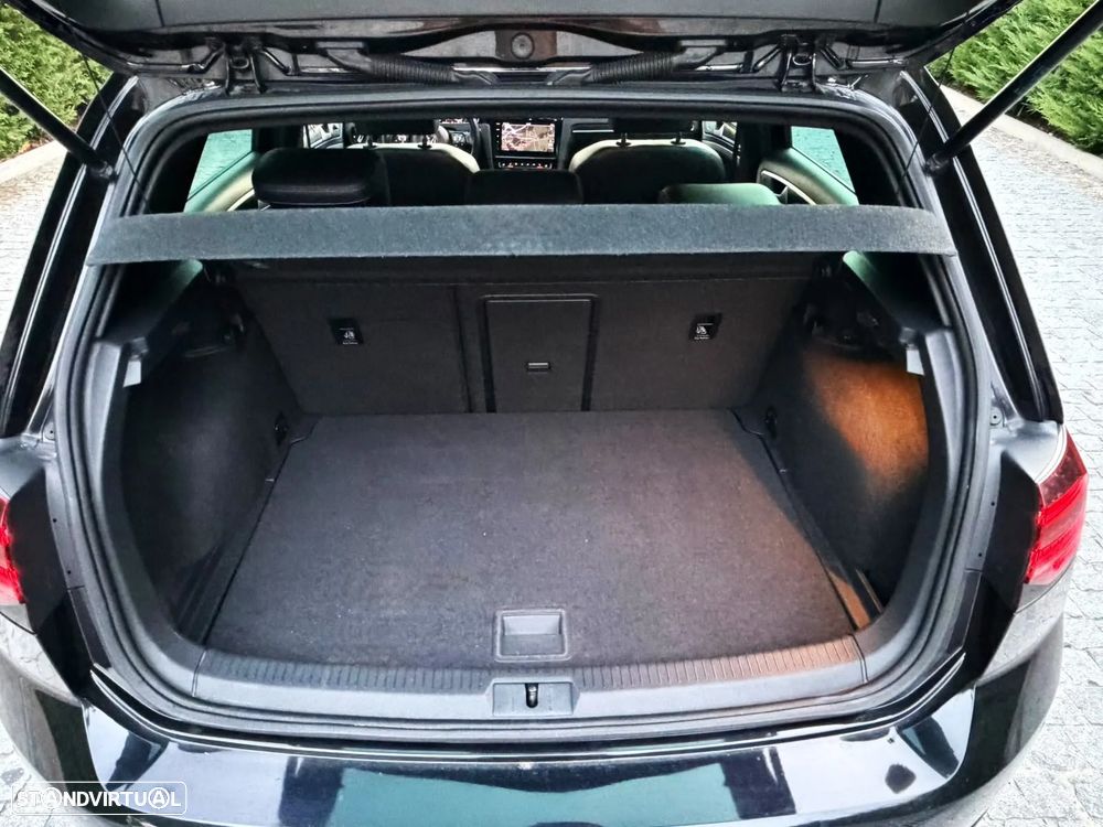 VW Golf R 2.0 TSI OPF 4Motion DSG - 29