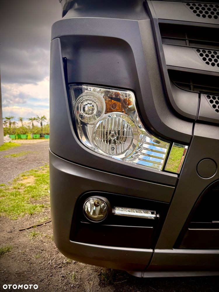 Mercedes-Benz Actros - 4