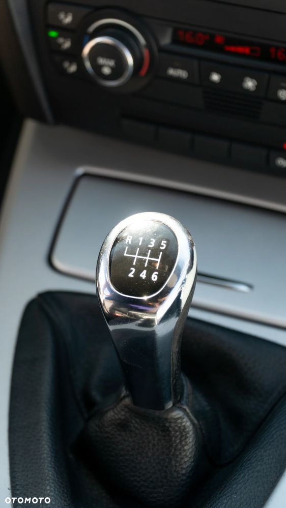 BMW Seria 3 320d - 22