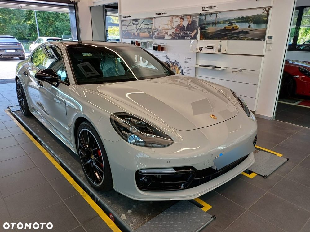 Porsche Panamera - 38