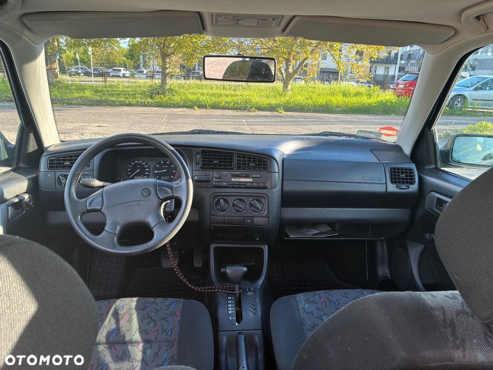 Volkswagen Golf - 8