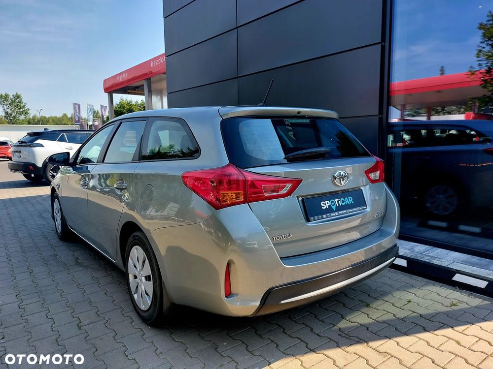 Toyota Auris 1.4 D-4D Active - 3
