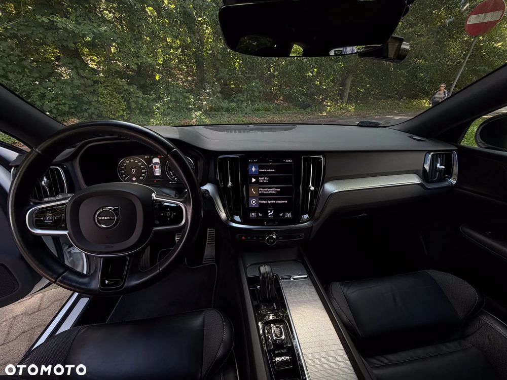 Volvo V60 B5 B R-Design - 18