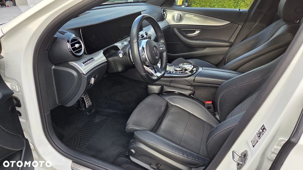 Mercedes-Benz Klasa E 220 d 4Matic T 9G-TRONIC AMG Line - 9