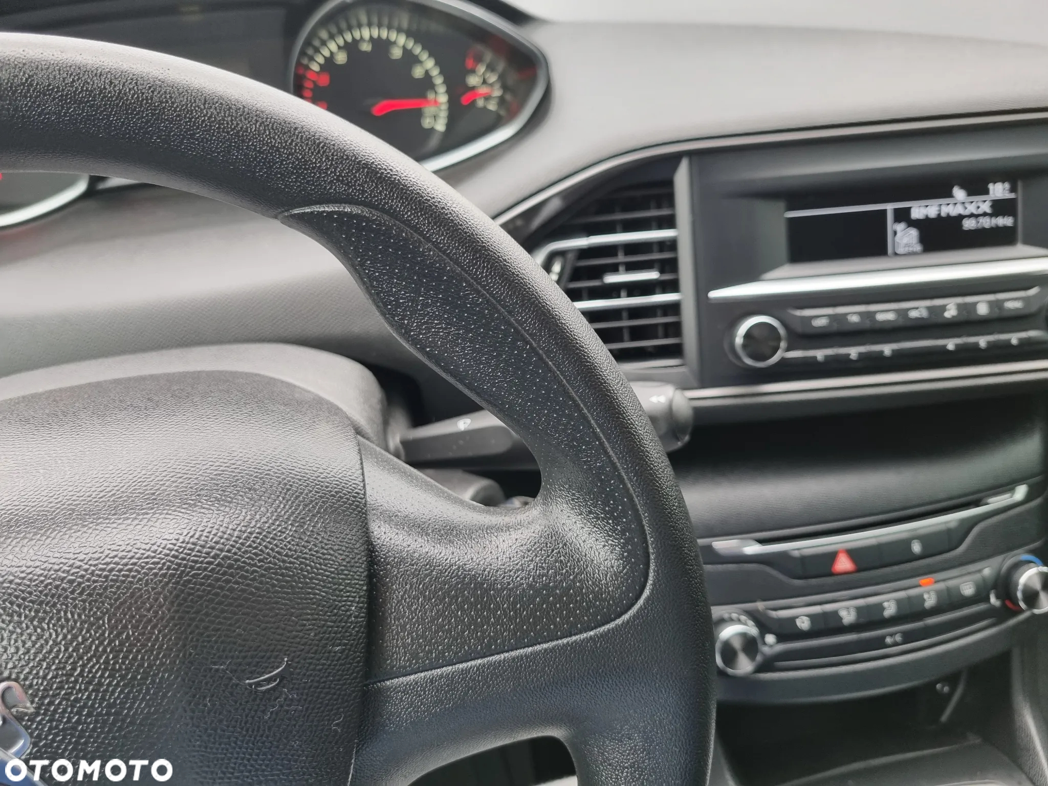 Peugeot 308 1.2 PureTech Access EU6 - 18