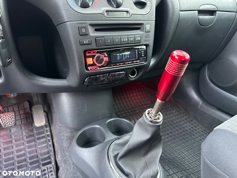 Toyota Yaris - 16