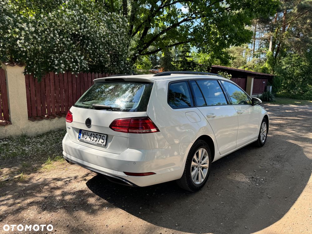 Volkswagen Golf - 6