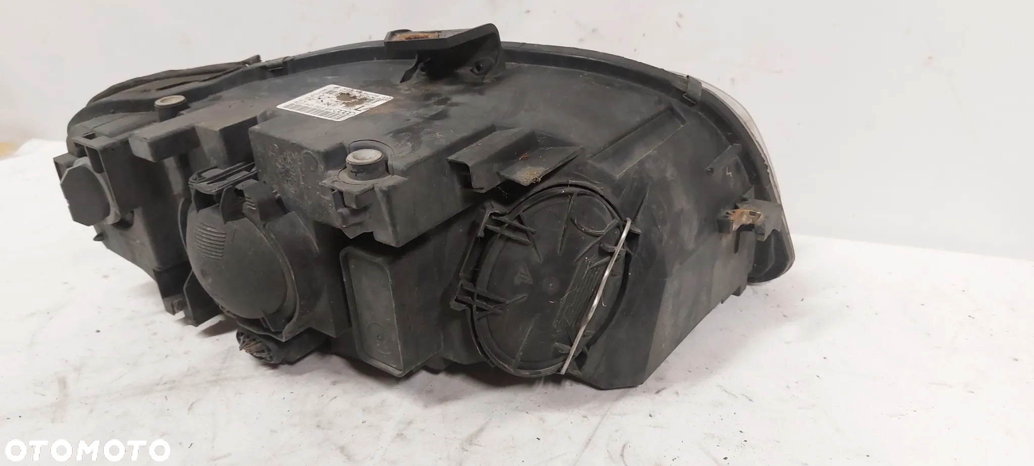 .  LAMPA PRZOD PRZEDNIA LEWA AUDI A4 B7 - 4
