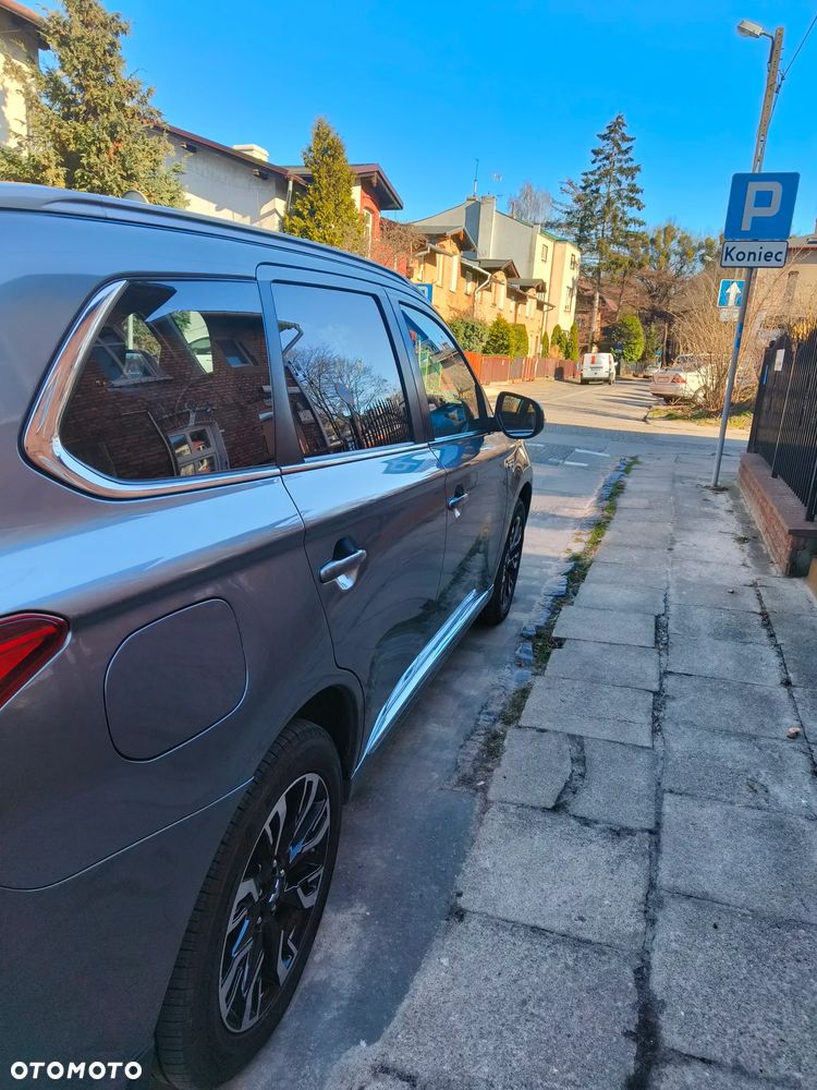 Mitsubishi Outlander 2.0 4WD Plus - 9
