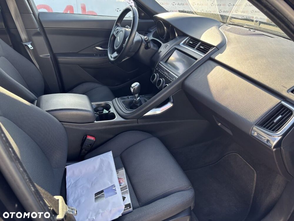 Jaguar E-Pace D150 - 12
