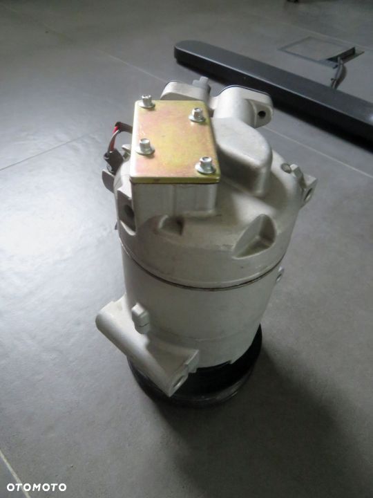 KOMPRESOR KLIMATYZACJI SPRĘŻARKA CLIO IV 1.5 DCI 926002352R 890586 7184 RENAULT 2012-2020 - 7