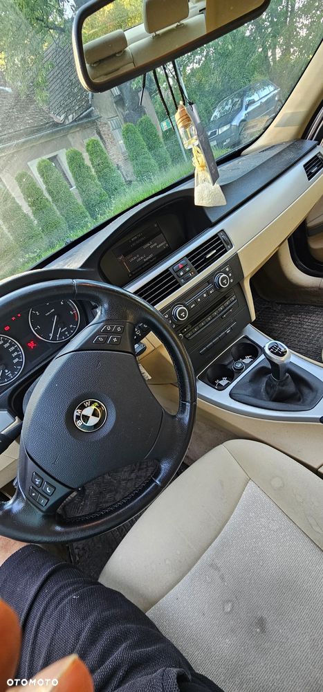 BMW Seria 3 318d - 6