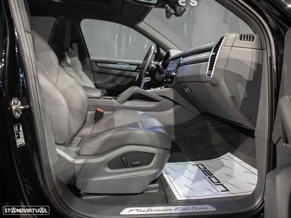 Porsche Cayenne E-Hybrid Platinum Edition - 45