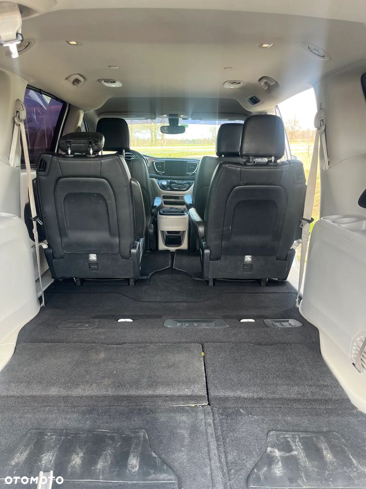 Chrysler Pacifica - 18