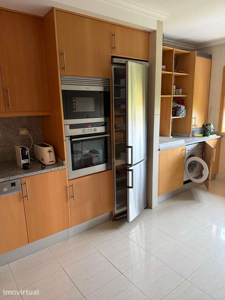 Apartamento T3 com varanda e garagem em Bragança - Grande imagem: 5/11