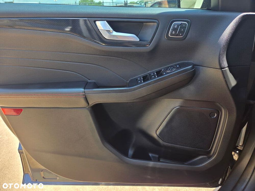 Ford Escape 2.0 EcoBoost AWD Titanium - 11