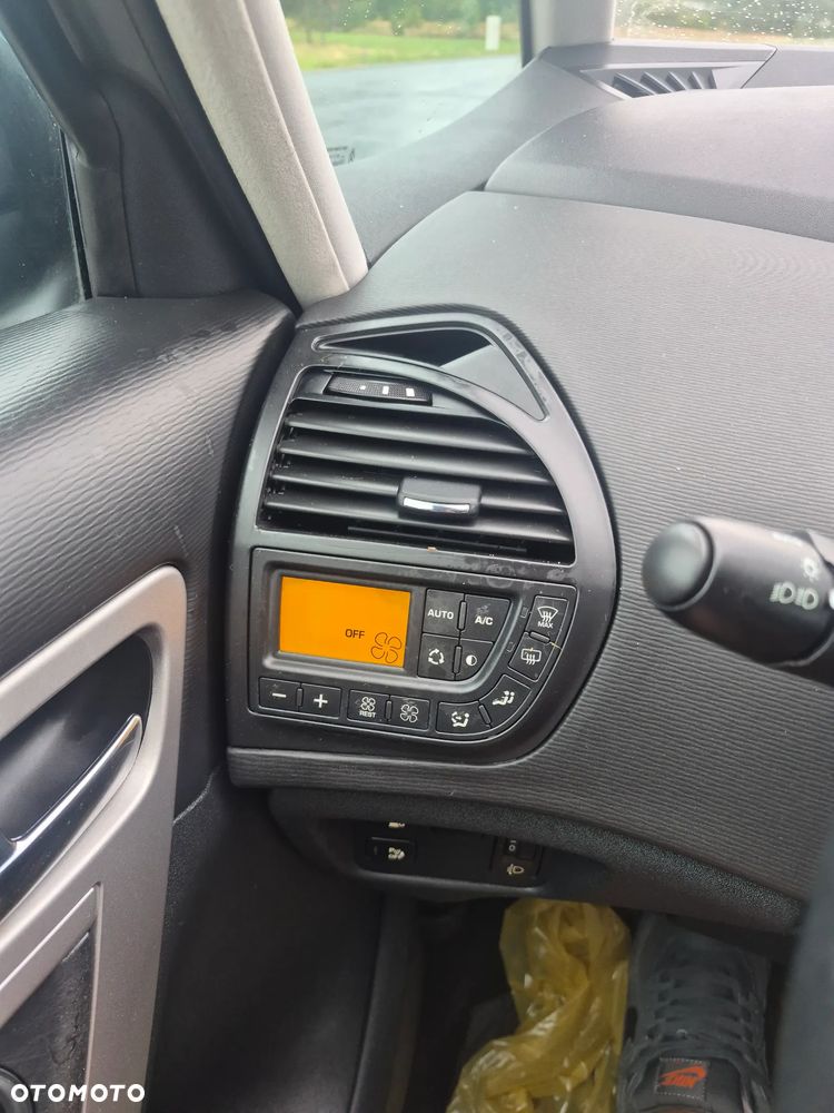 Citroën C4 Picasso - 23