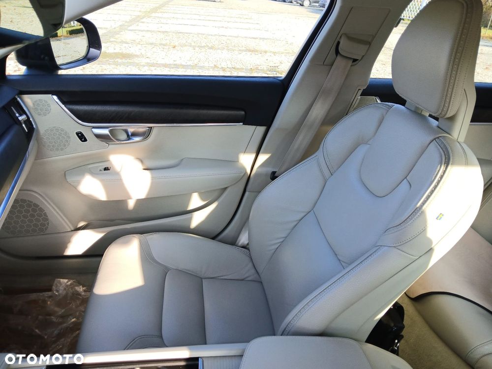 Volvo V90 Cross Country D4 AWD - 23