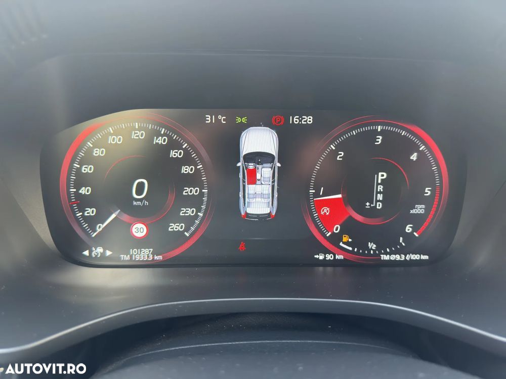 Volvo XC 60 D5 AWD Geartronic RDesign - 11