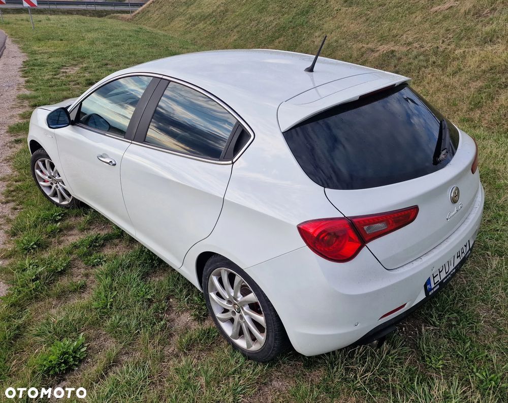 Alfa Romeo Giulietta 2.0 JTDM Distinctive - 19