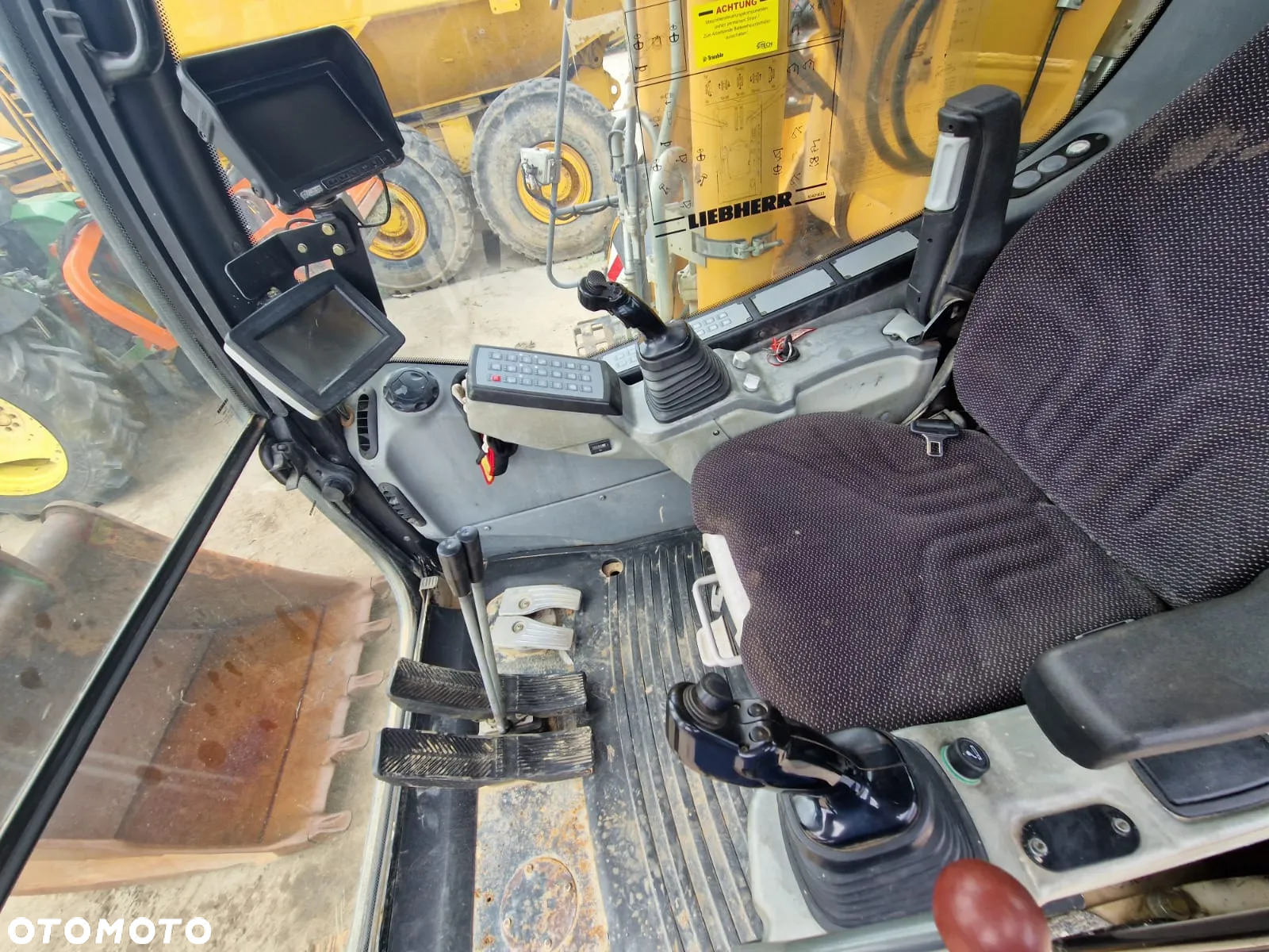 Liebherr R906 LC - 13