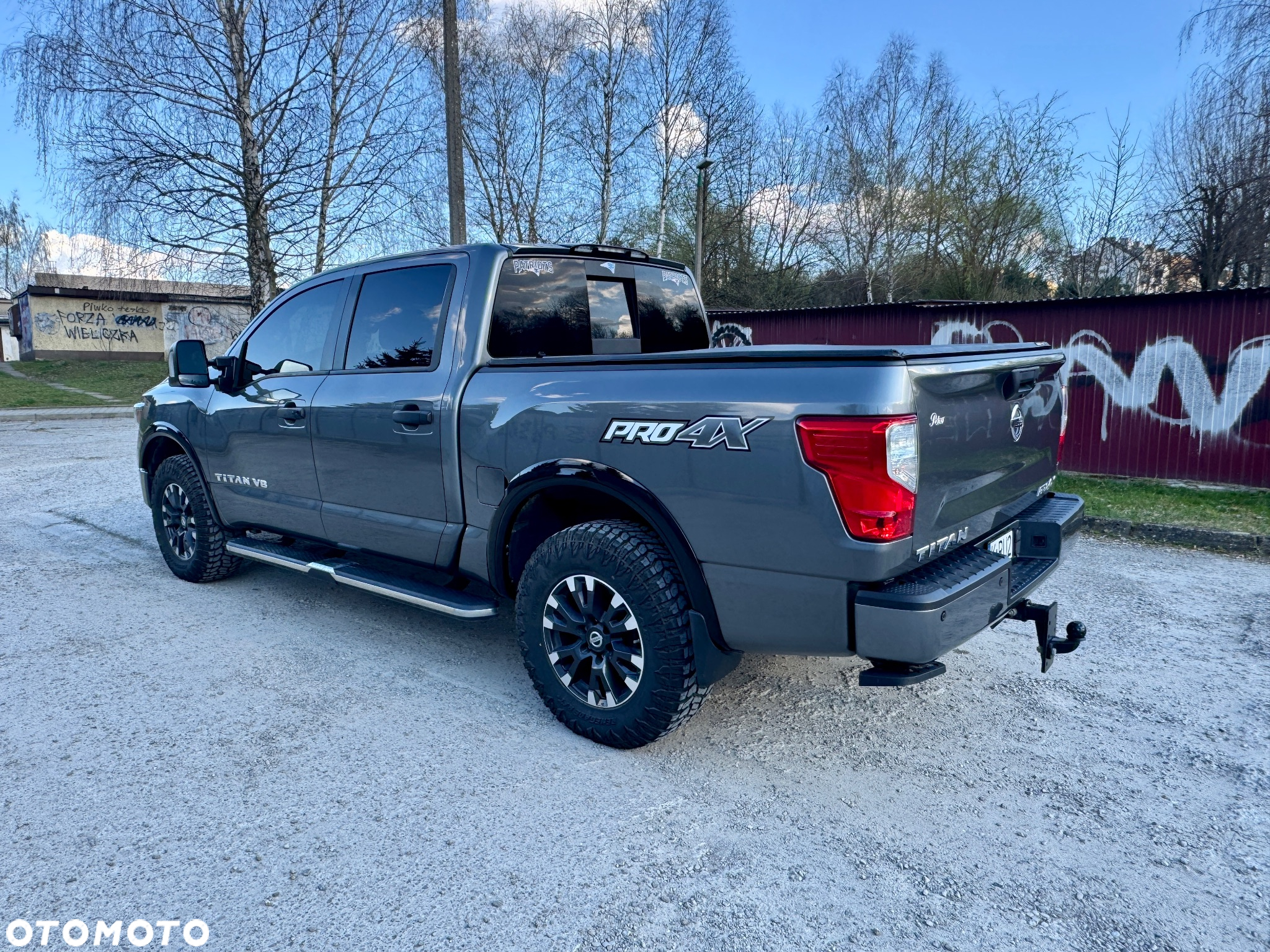 Nissan Titan - 10