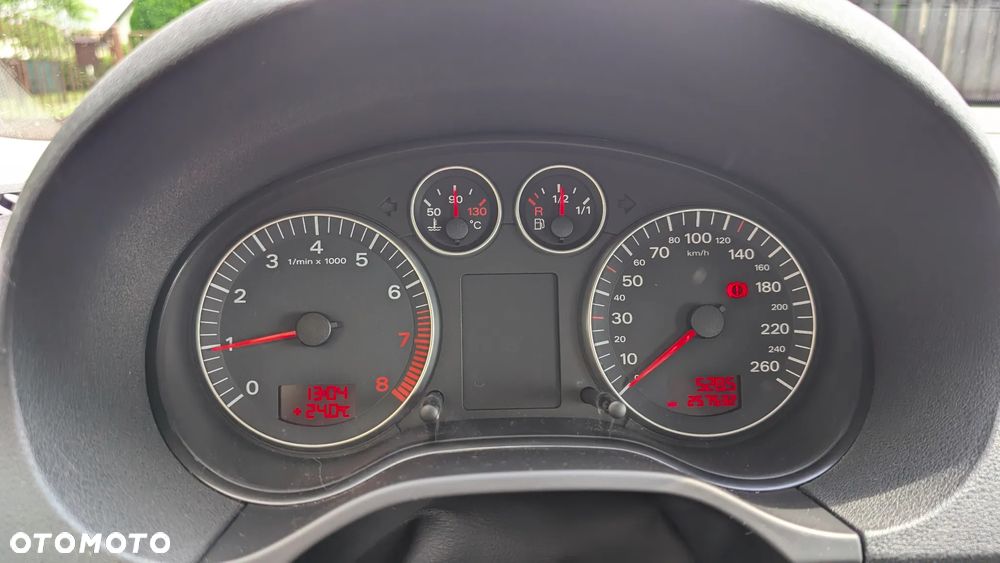 Audi A3 3-drzwiowe 1.6 Ambition - 8