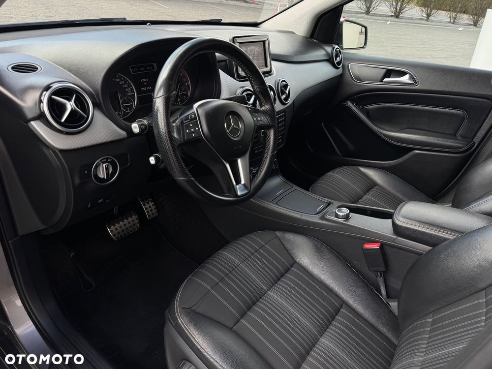 Mercedes-Benz Klasa B 200 CDI Autotronic Special Edition - 16