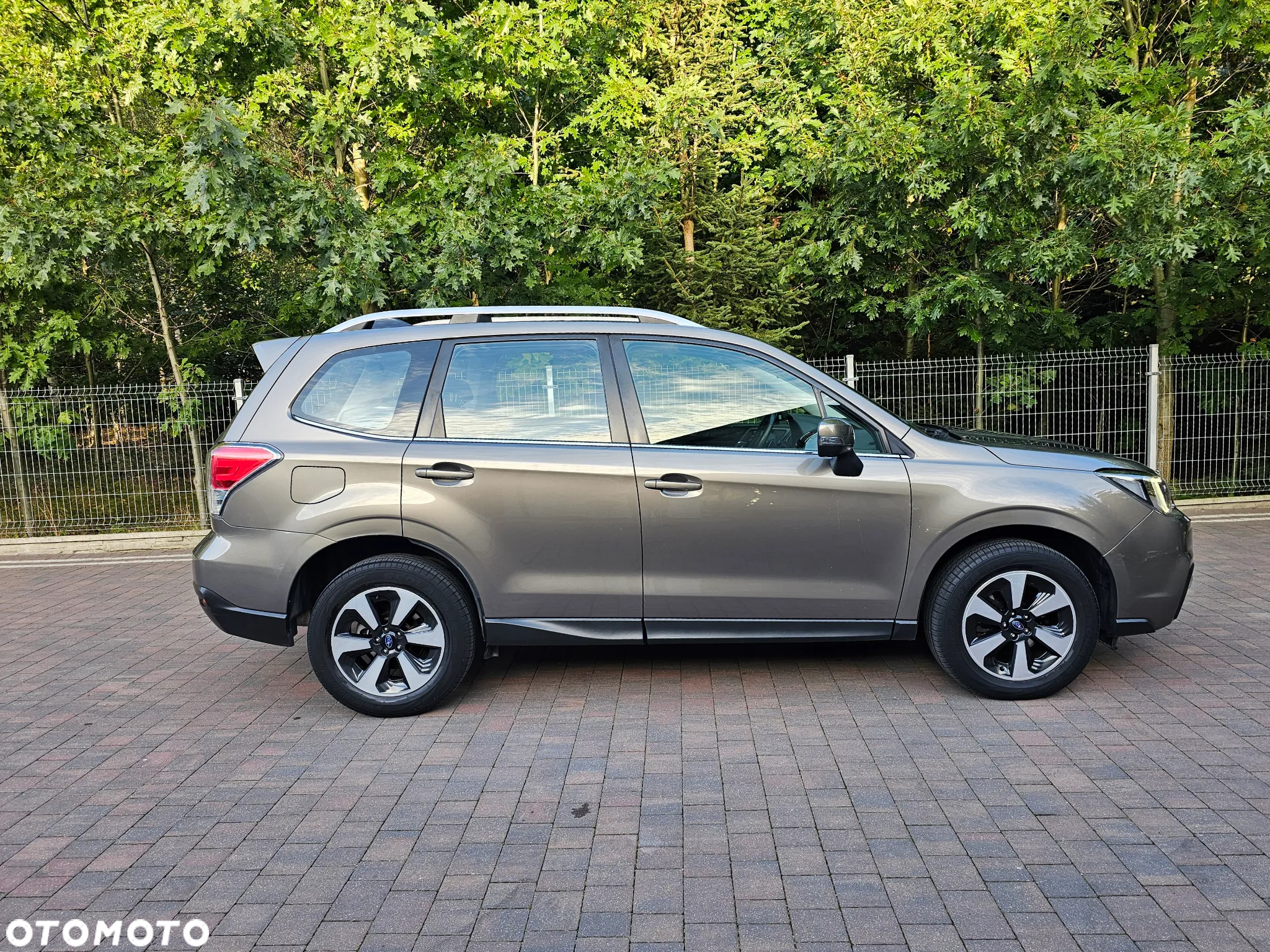 Subaru Forester 2.0 i Exclusive Lineartronic - 25