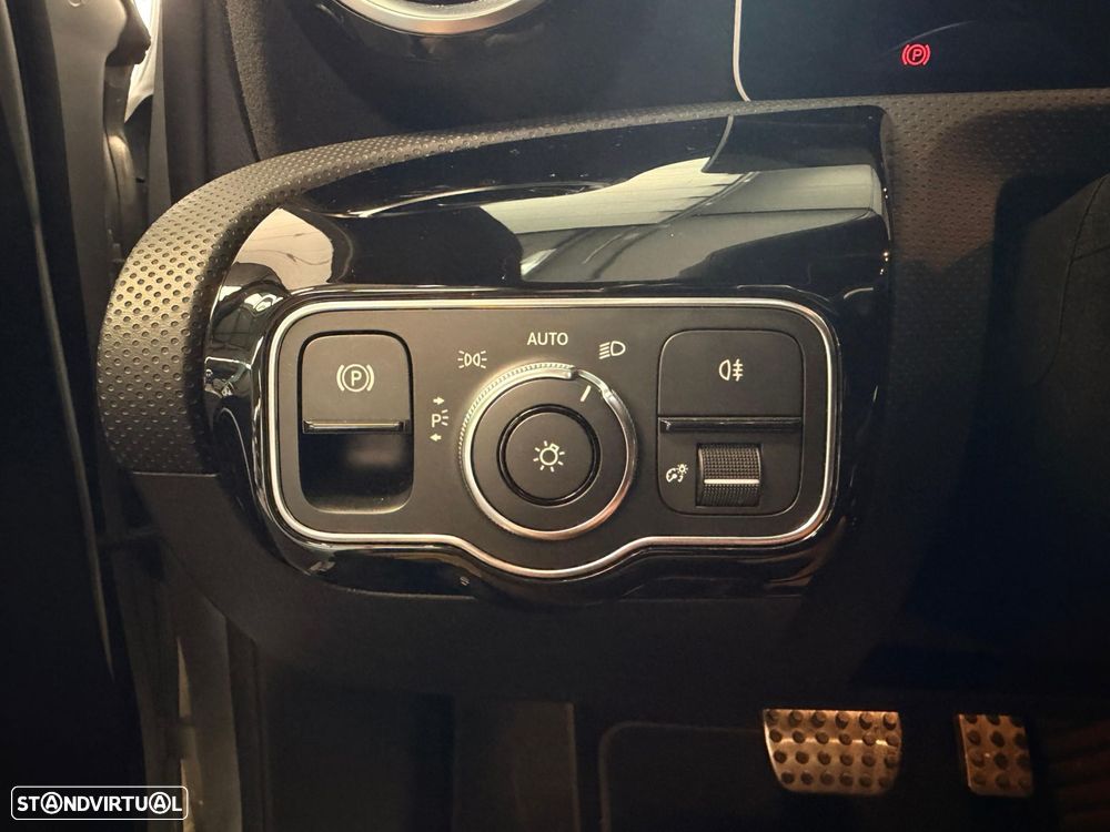 Mercedes-Benz A 200 AMG Line Aut. - 21