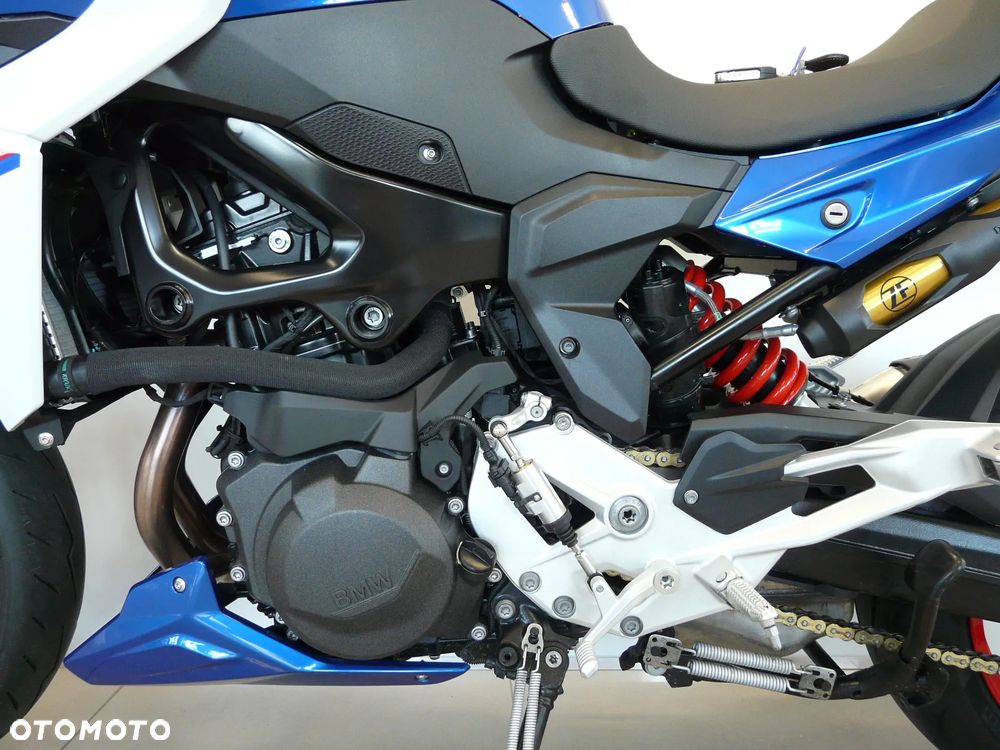 BMW R - 9