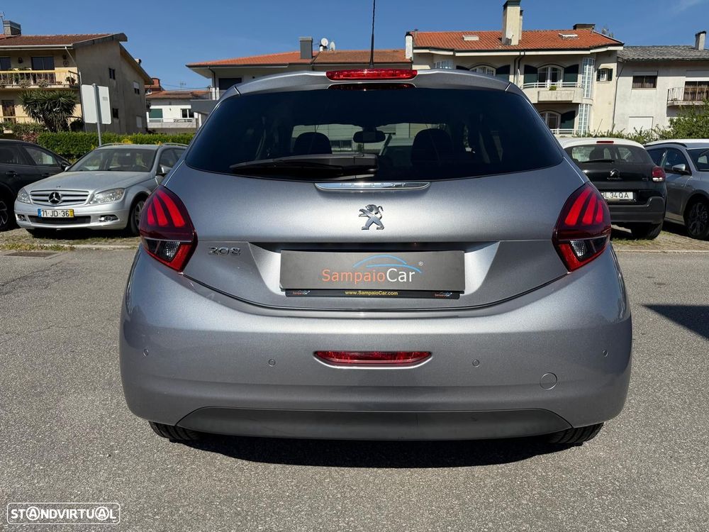 Peugeot 208 1.2 PureTech Signature - 13